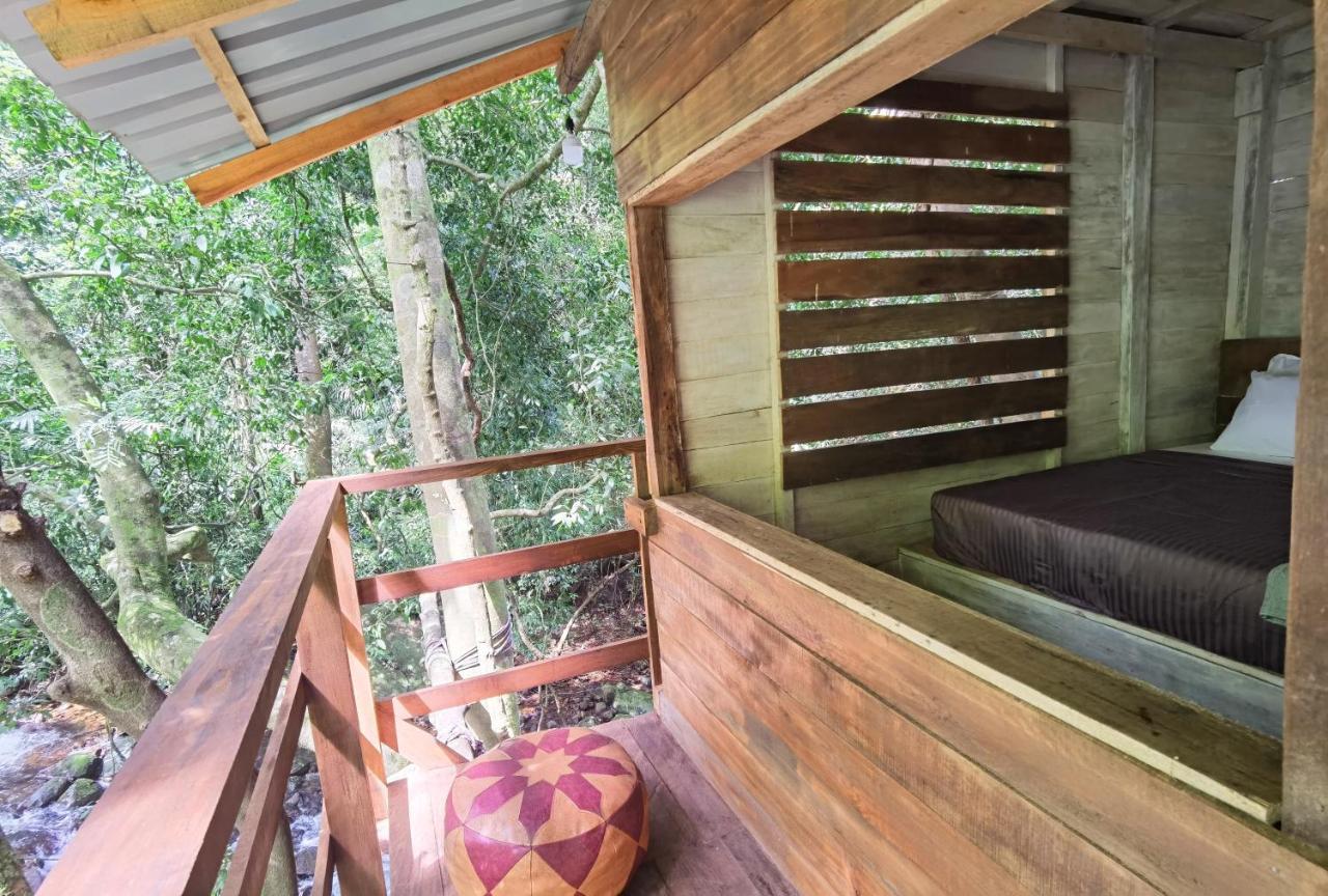 Chalet In The Jungle Pallegama Номер фото